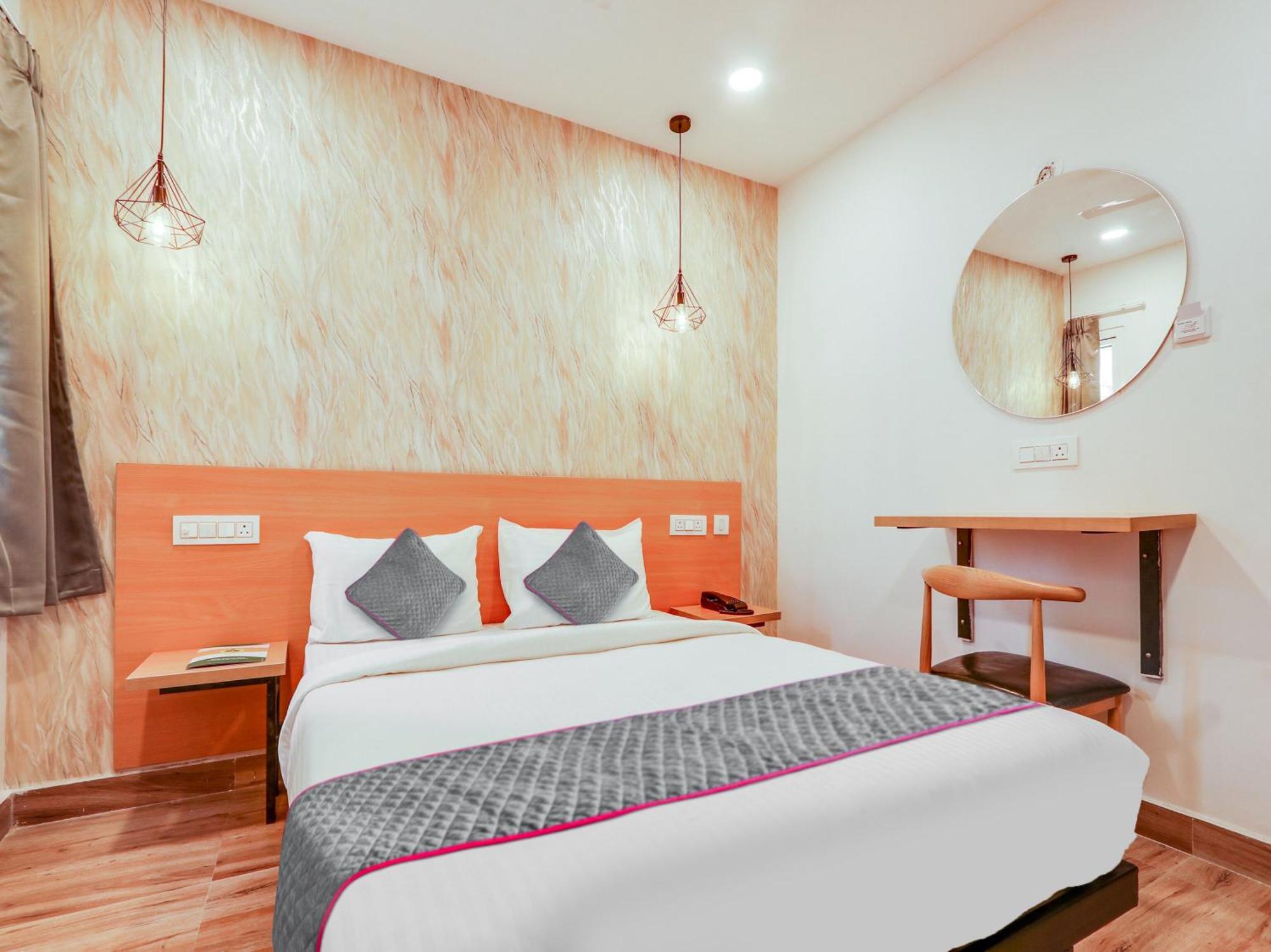 Townhouse Casa Grand Hotel Hyderabad Exterior photo