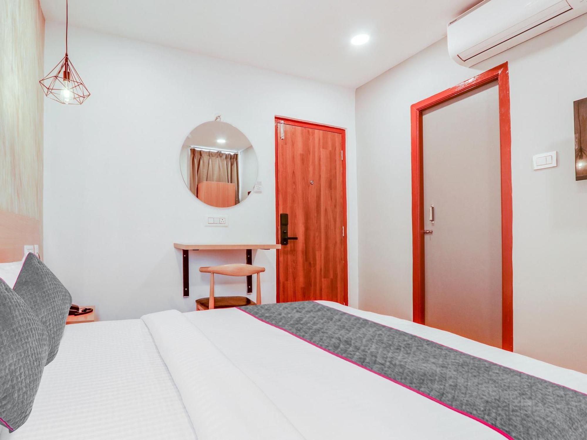 Townhouse Casa Grand Hotel Hyderabad Exterior photo