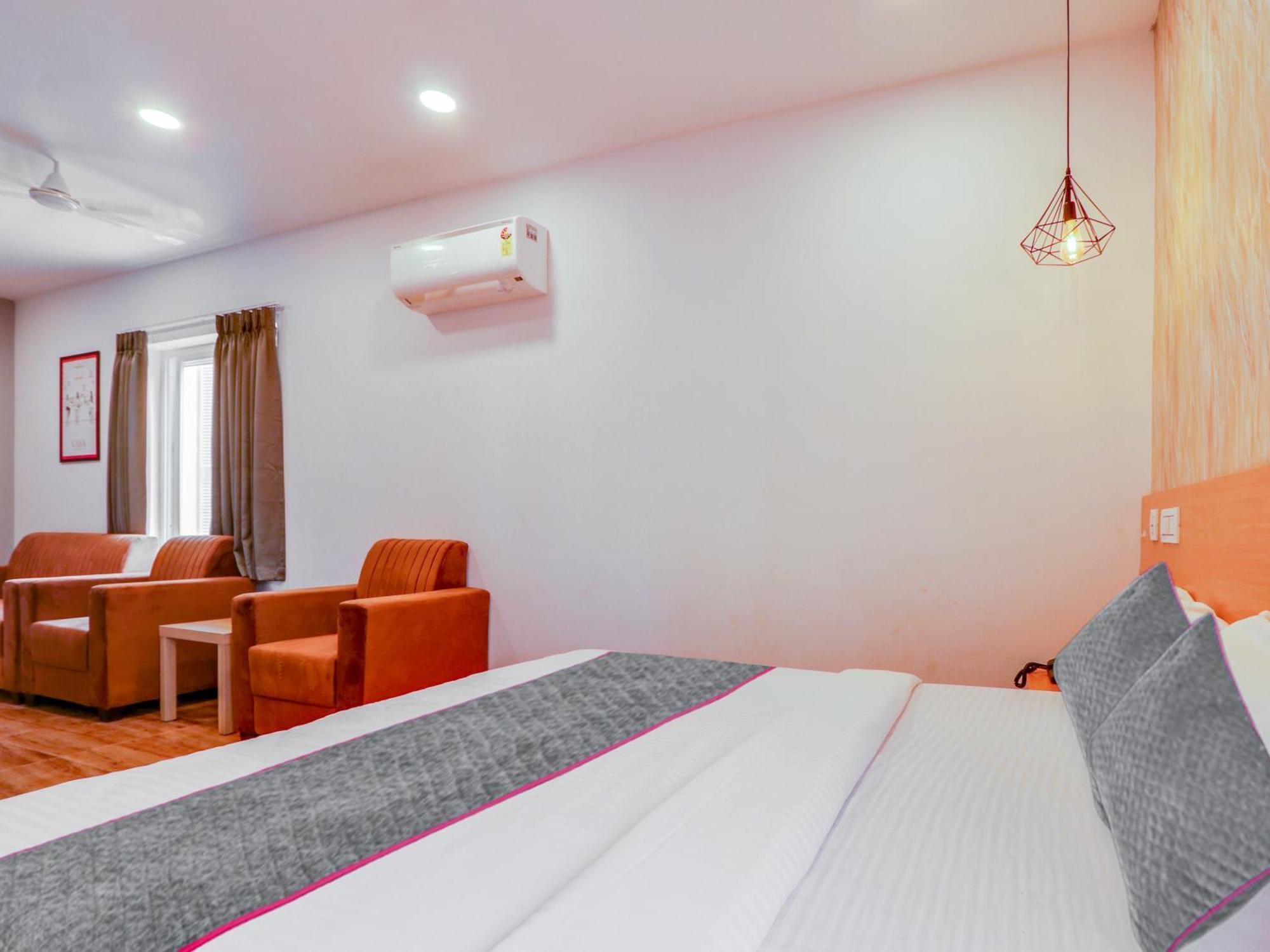 Townhouse Casa Grand Hotel Hyderabad Exterior photo