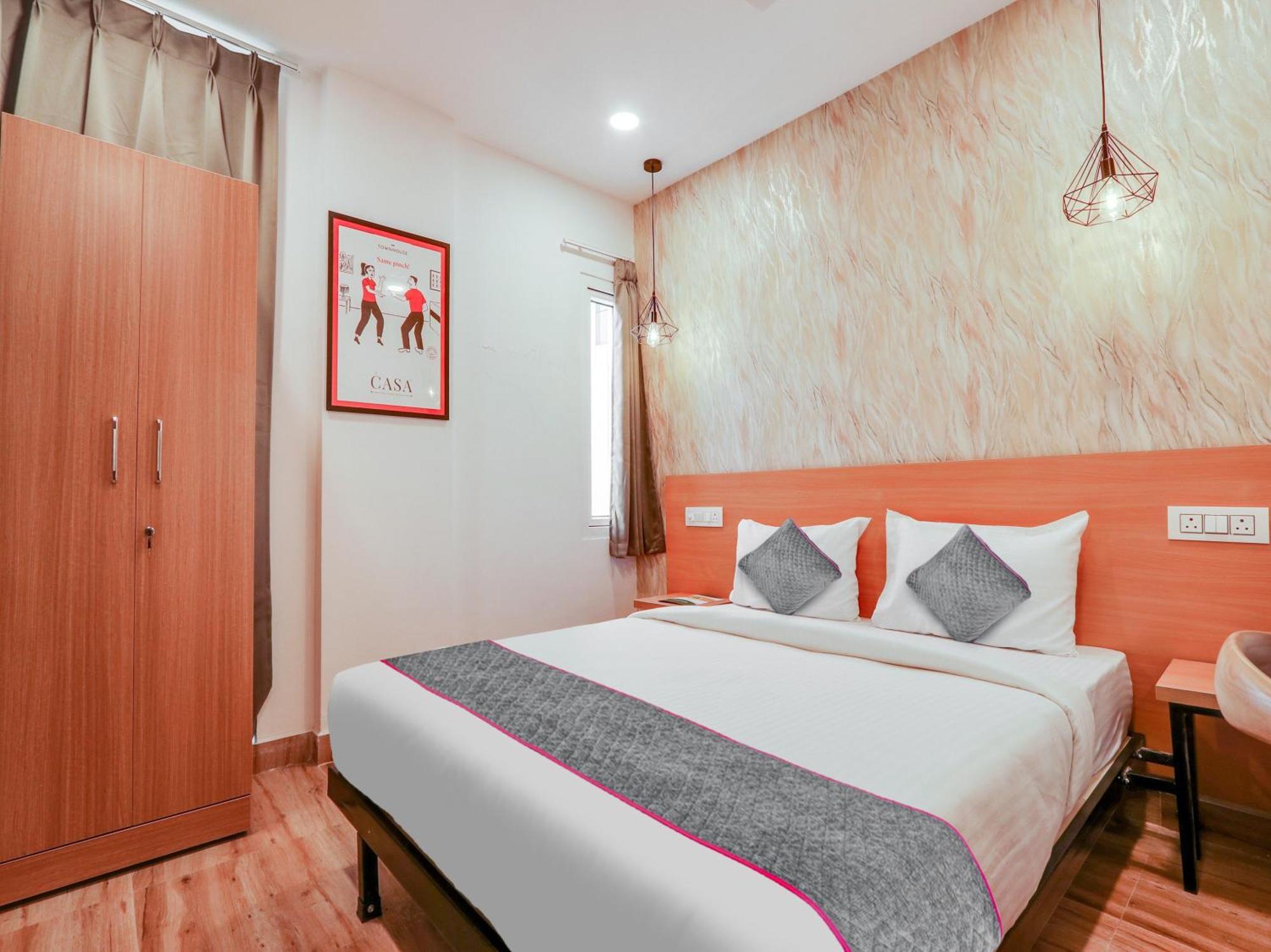 Townhouse Casa Grand Hotel Hyderabad Exterior photo