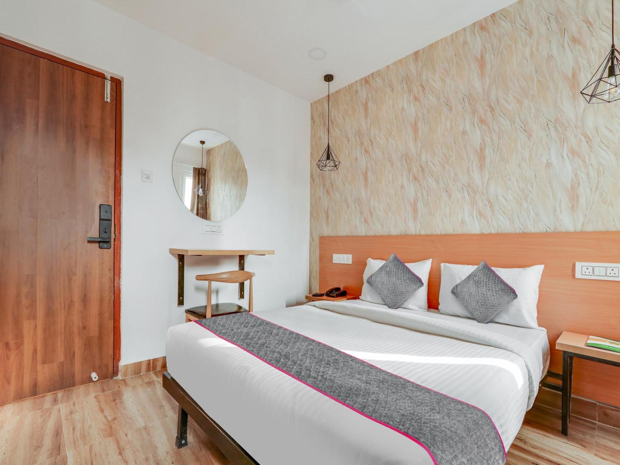Townhouse Casa Grand Hotel Hyderabad Exterior photo